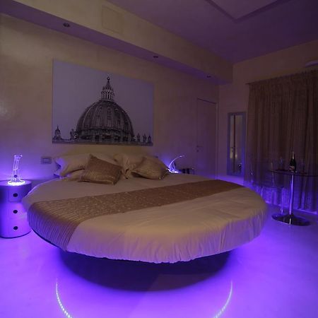 Myrome Vatican Room photo
